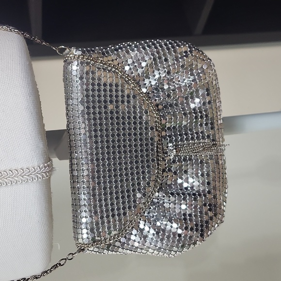 Vintage Silver Metal Mesh Crossbody Tassel Front Long Chain Strap Evening Bag - Picture 3 of 13